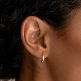 14k Gold Huggie Earrings - Emilia Glamorous Mood Chic Shine