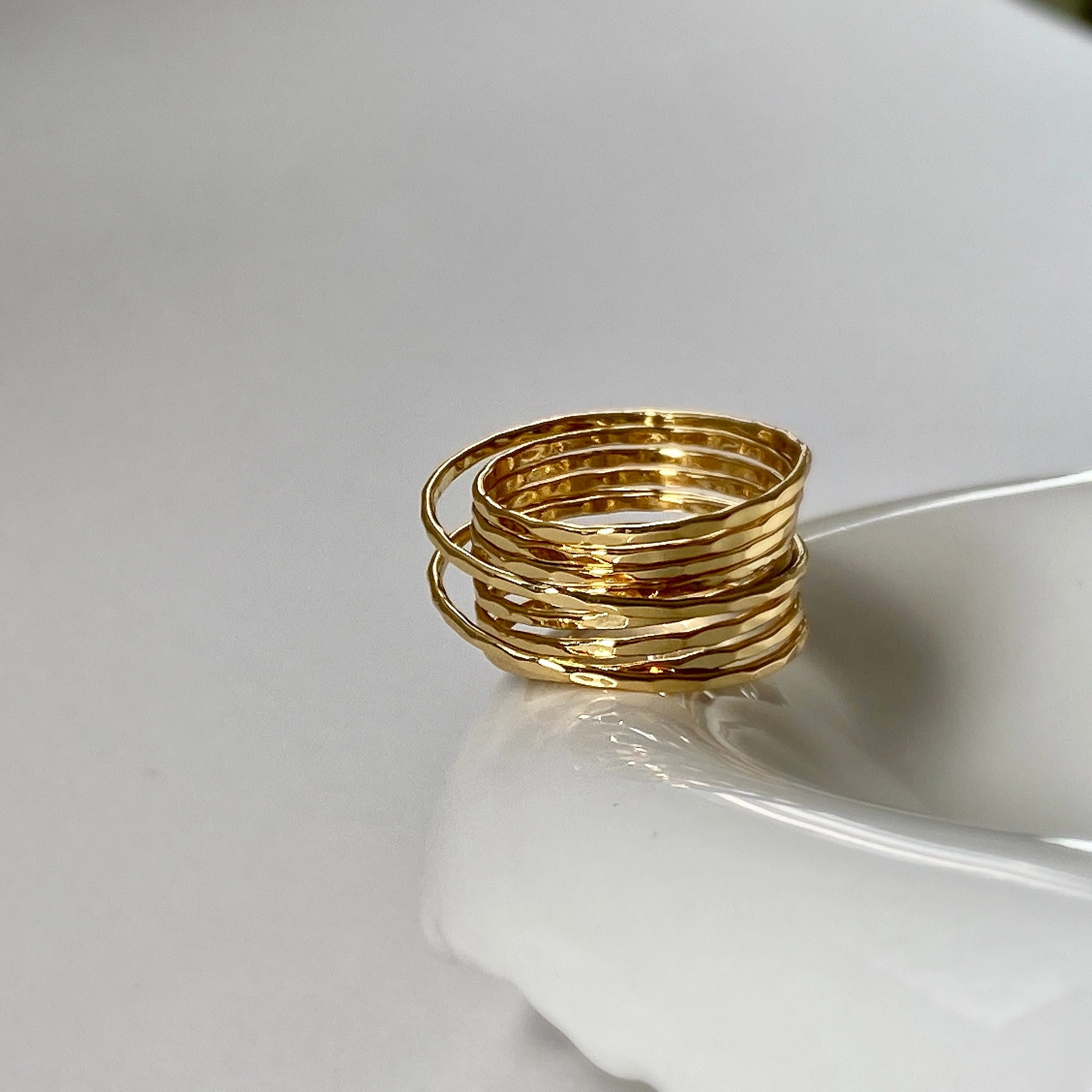 Romola Wired Hammered Ring 18K Gold Glamorous Finish