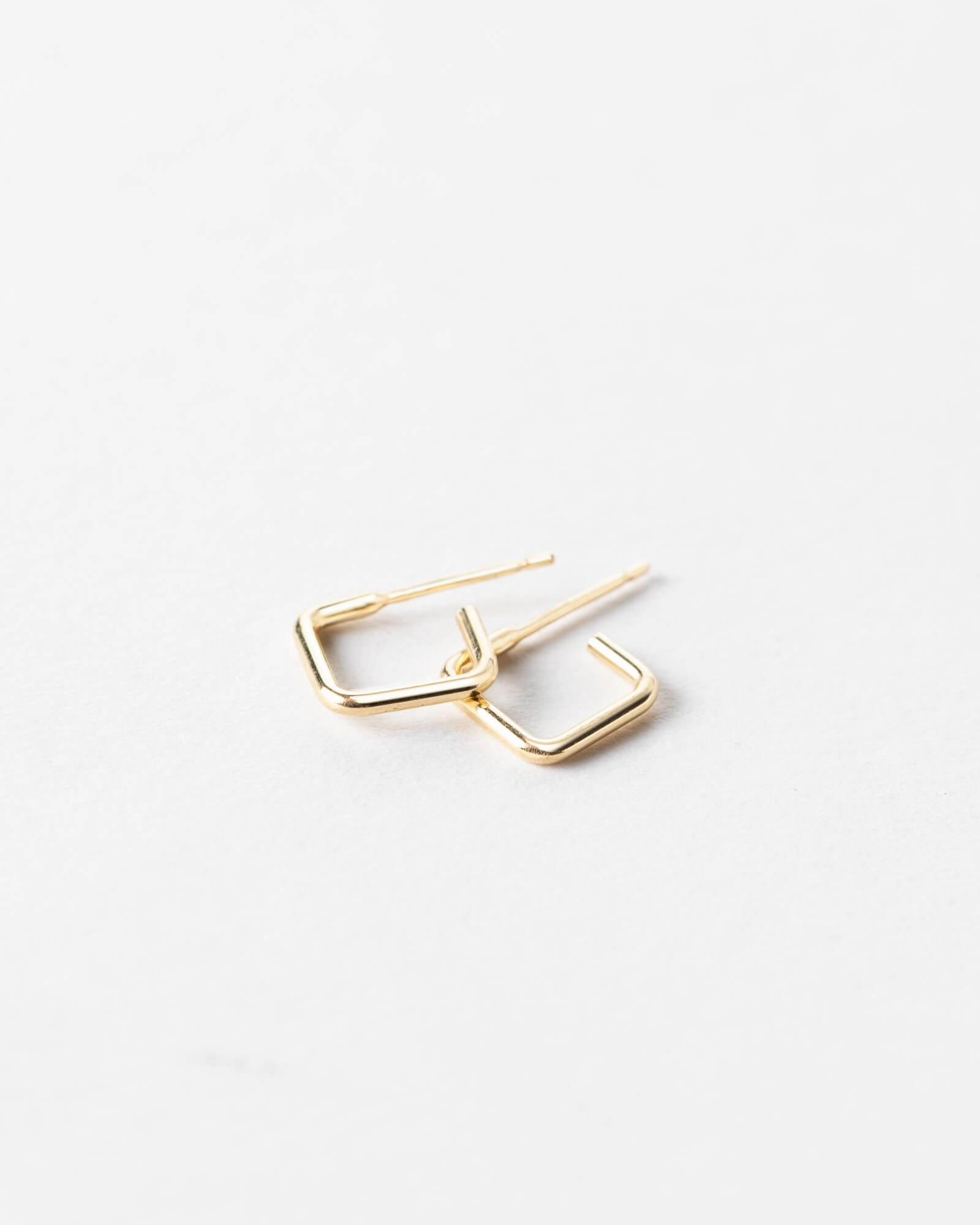 Everyday Set Timeless Shine Shine Annie Huggie Hoops