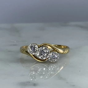 Antique Art Deco Diamond Engagement Ring in 18K Yellow Gold. Past Present and Future Trilogy Ring Everyday Glam Intricate Work