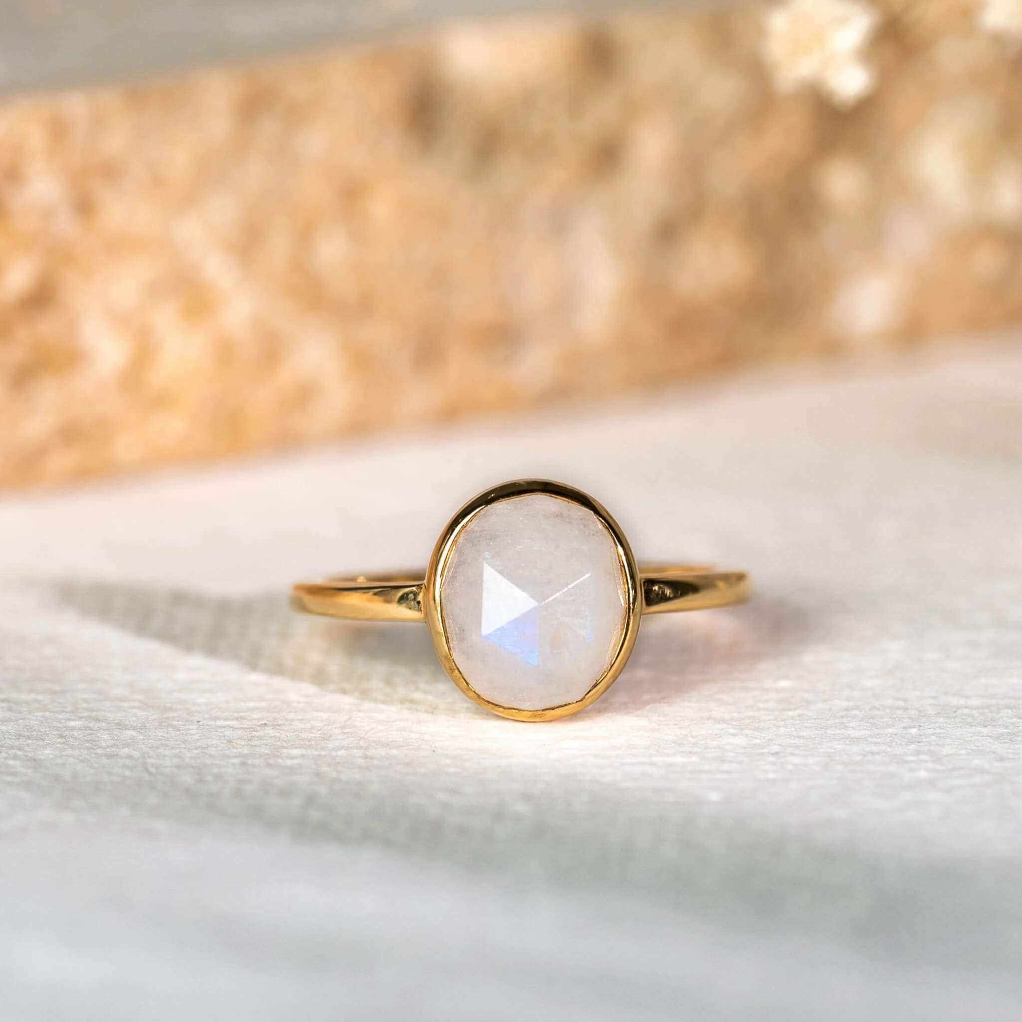 Day To Night Bright Mood Moonstone Ring - Lisbeth