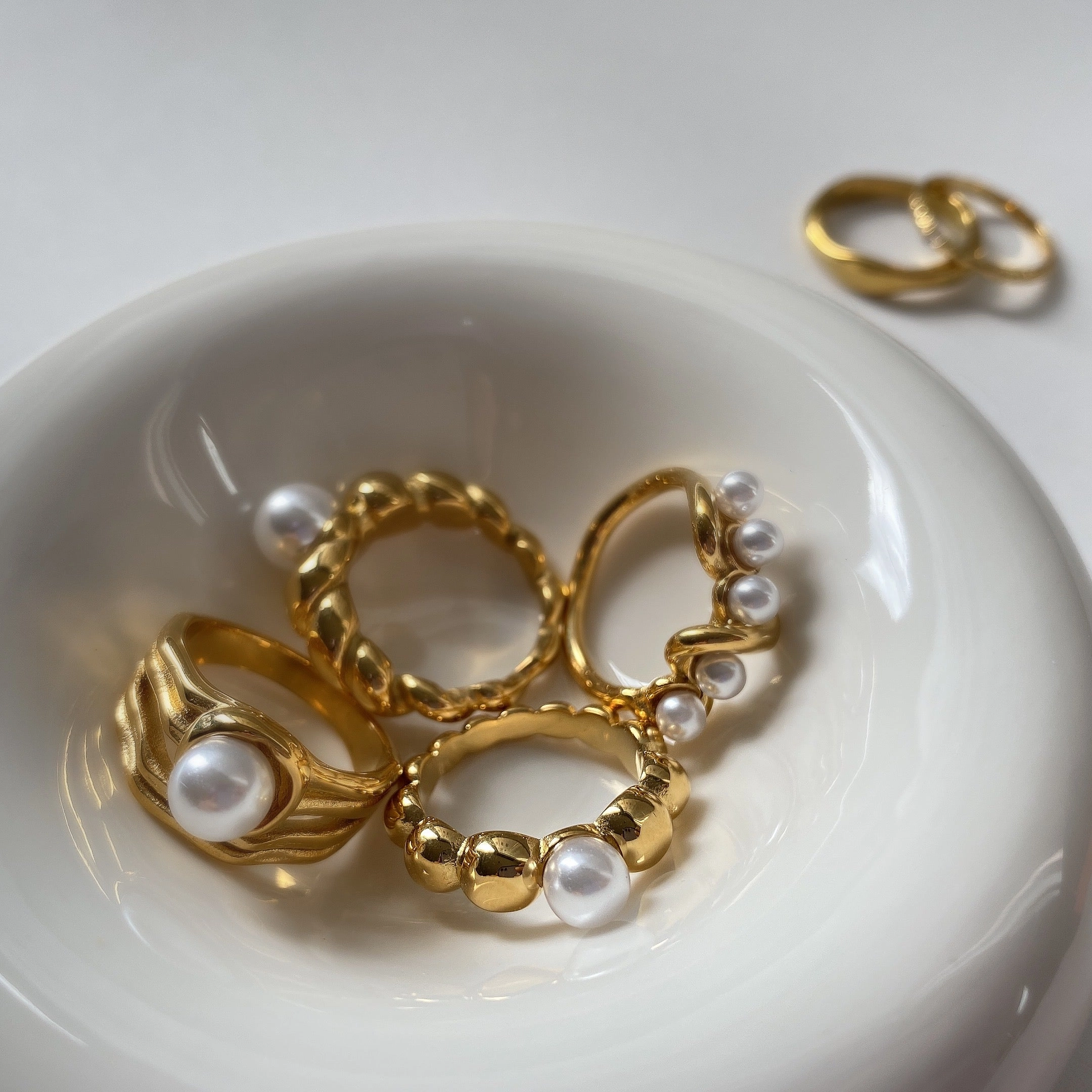 Assorted Pearl Twisted Rings Beaded Rings Party Favorite Holiday Outfit