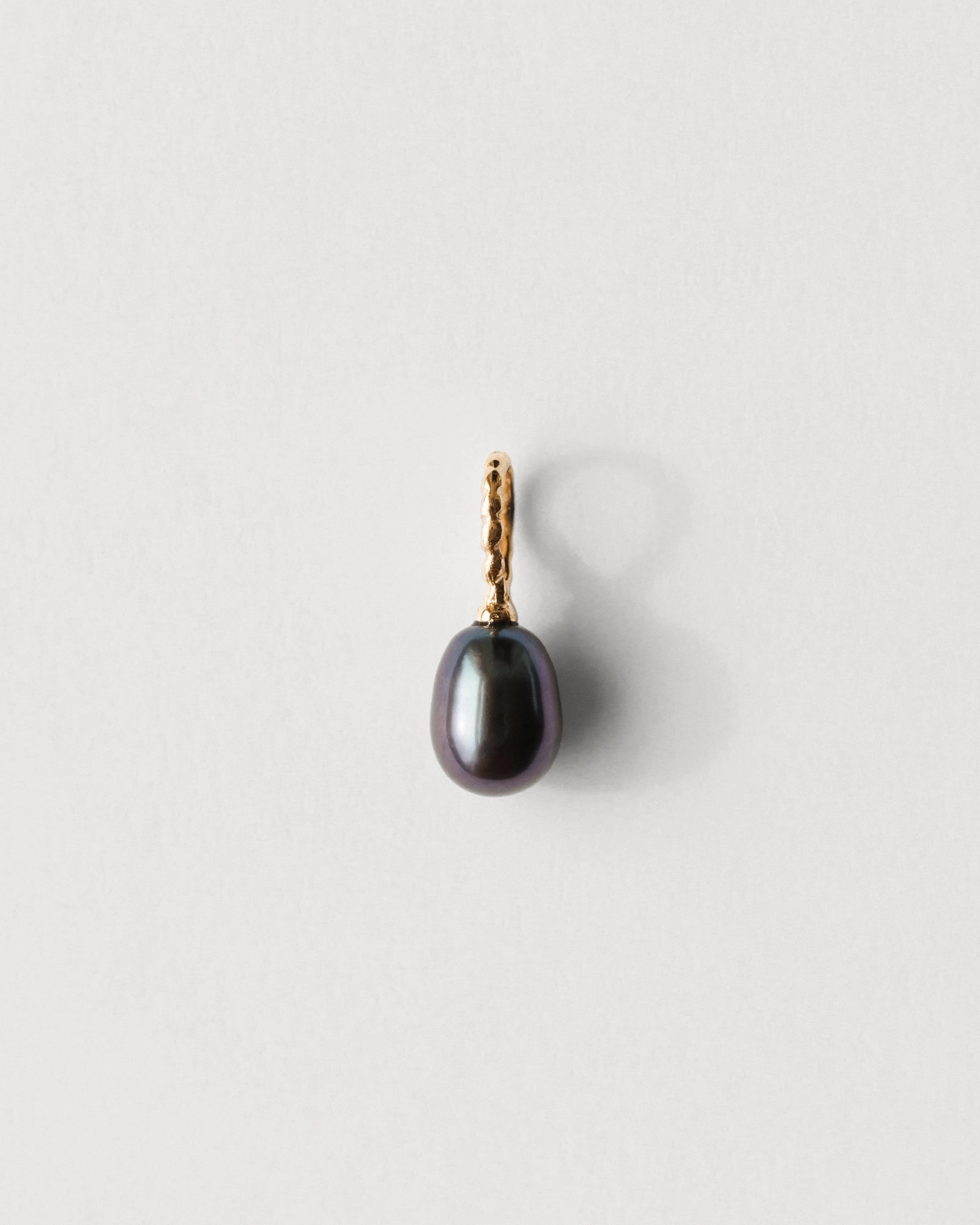 Chic Glimmer Baby Black Pearl Charm