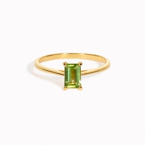 Spark Moment Baguette Ring Peridot - Charlotte