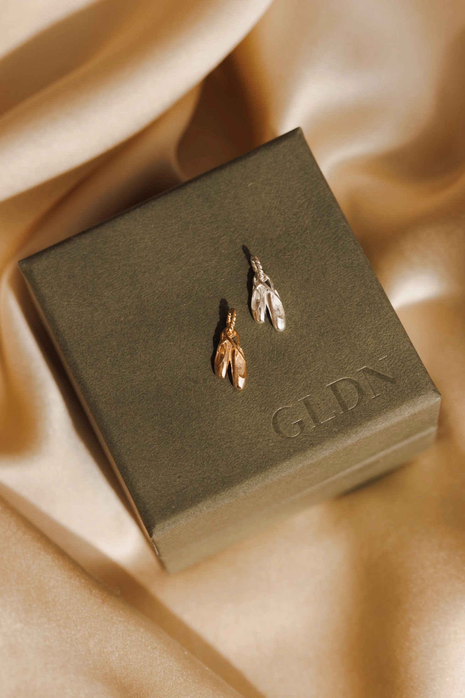 Finest Highlight Ballet Slippers Charm