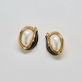 Vintage Trifari Pearl & Black Enamel Earrings Fashion Pop