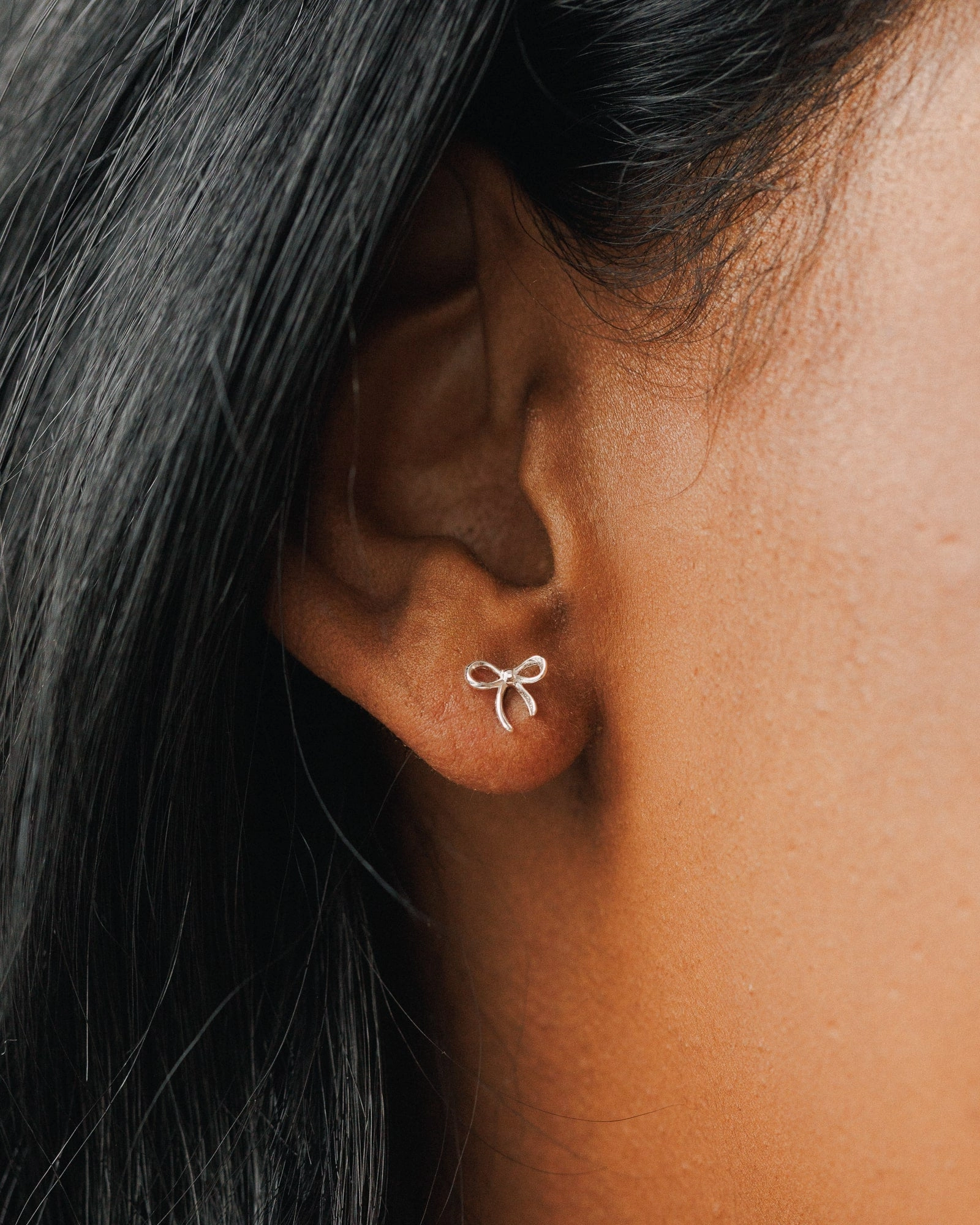 Subtle Feature Shiny Details Bow Studs