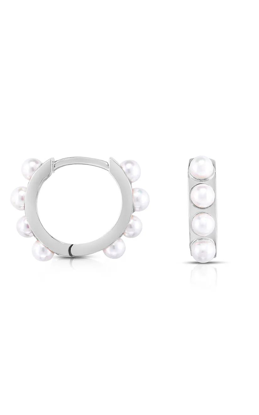 Gleaming Feature Pearl Huggie Hoop Earring