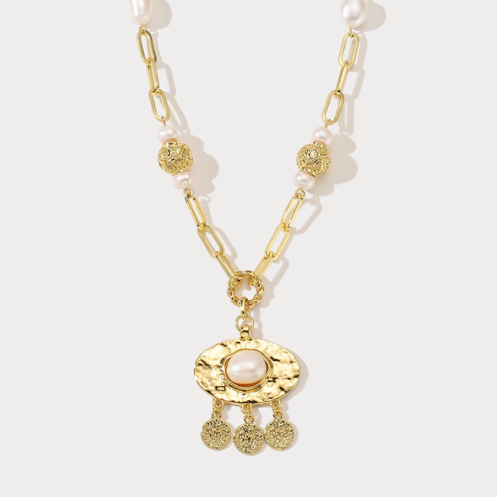 Evil Eye Pearl Chain Necklace Minimal Detail Dynamic Shape