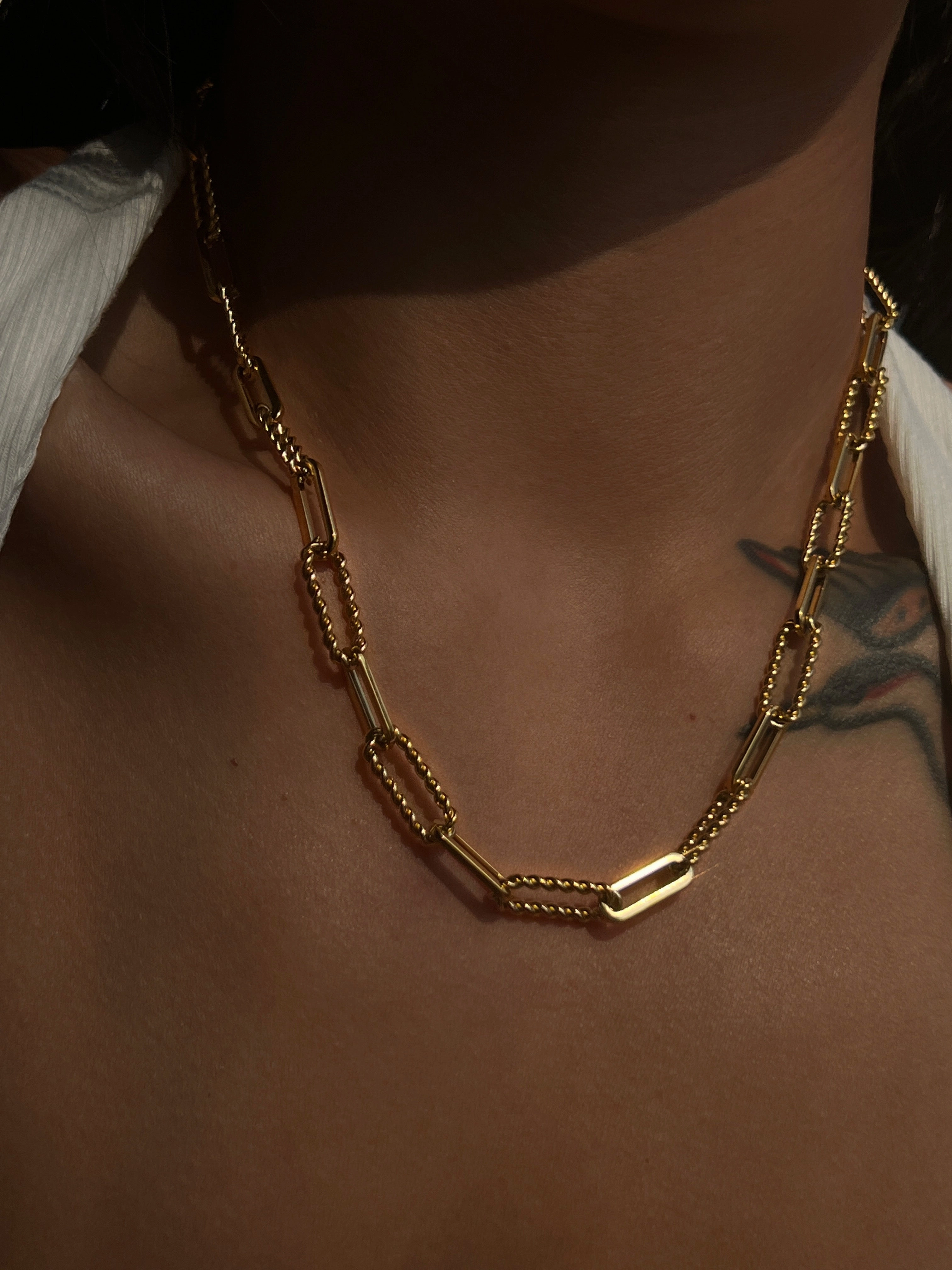 Breezy Style Luxury Flow Claudia Bold Paper Clip Necklace 18K Gold