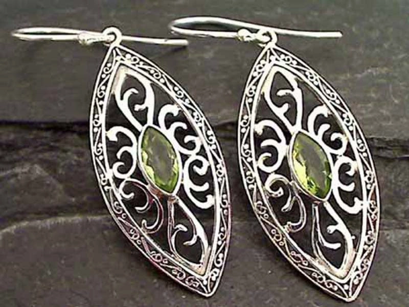 Peridot, Sterling Silver Earrings Durable item Brilliant Aesthetic