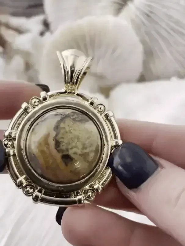 Crazy Lace Agate Stone Pendant with Bezel, Natural Stone Cabochon, comes in a variety of patterns,3 bezel colors, Natural Stone, Fast Ship. Decorative Pendant