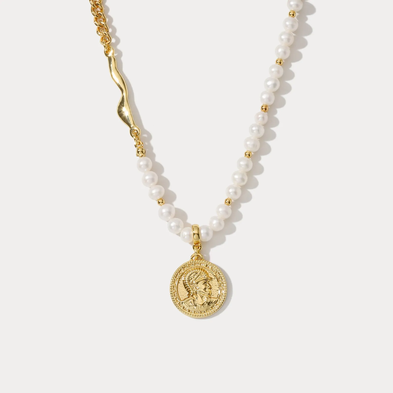 Portrait Pearl Chain Necklace Unique Treasures