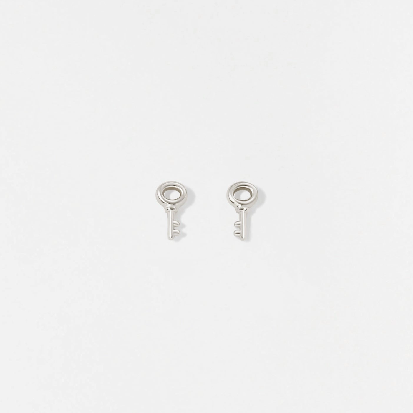 Skeleton Key Studs Dynamic Highlight Bright Sparkle