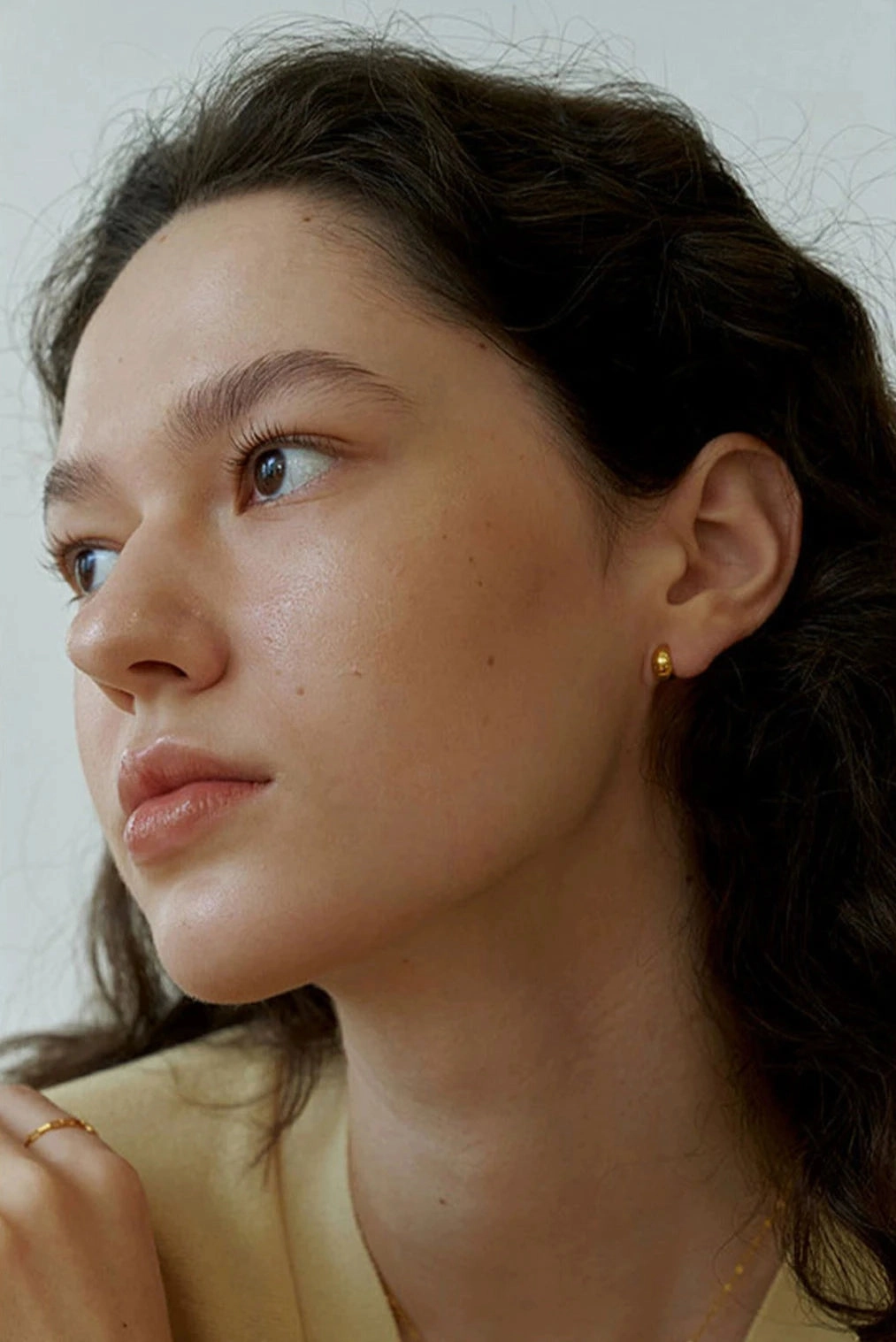 Charming Look Travel Friendly Dainty Puffed Hoop Earrings Gold/Silver