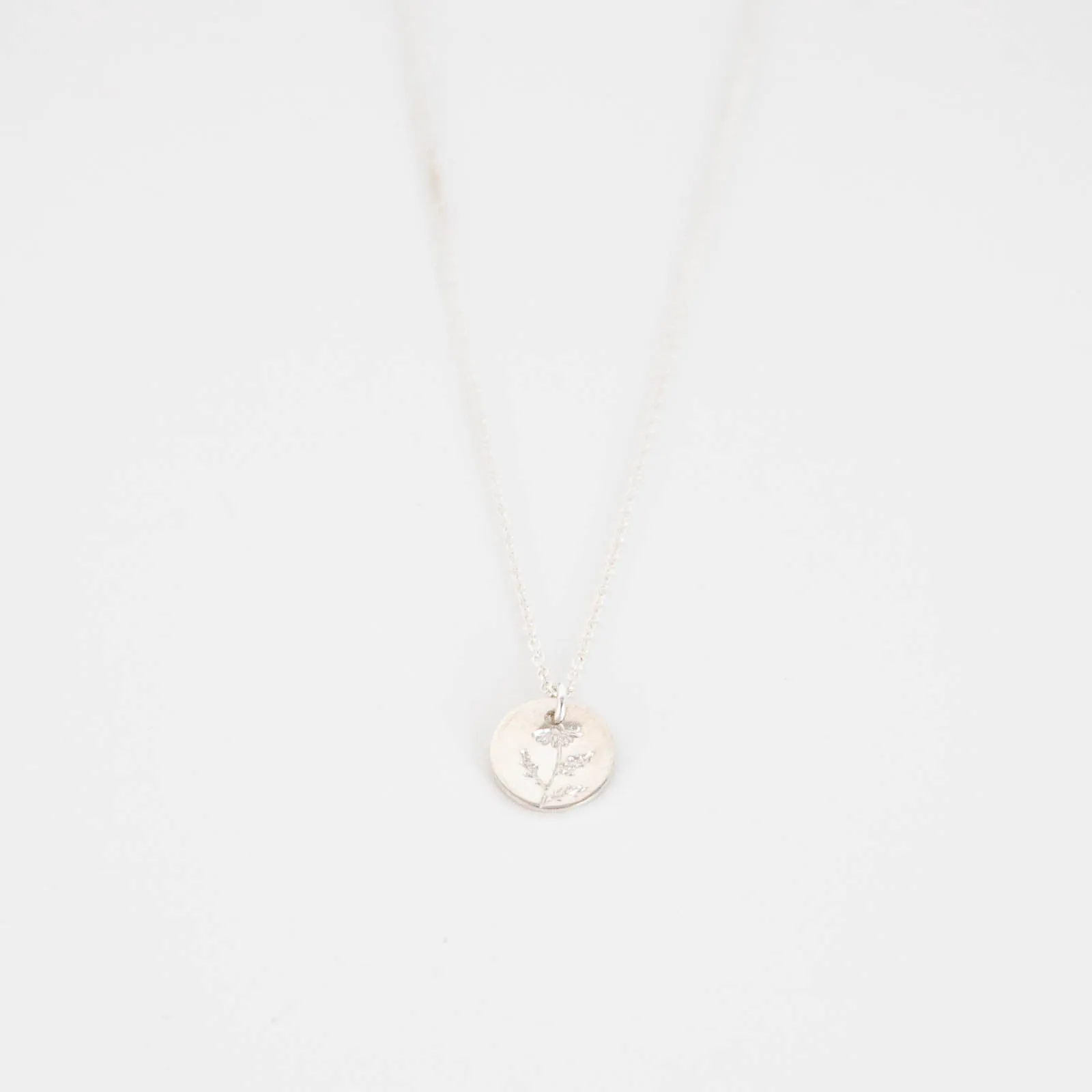 Relaxed Fit Daisy Necklace