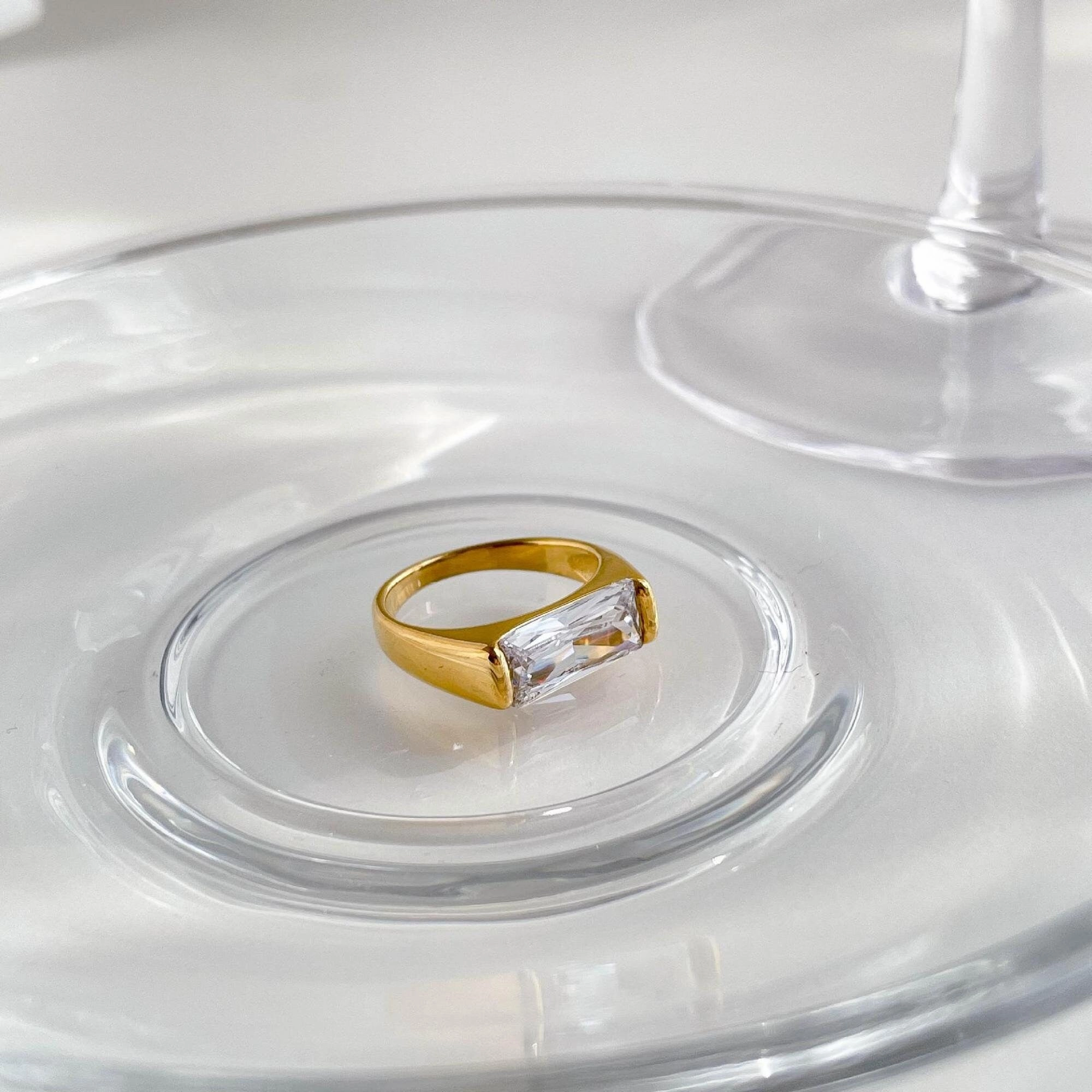 Precious Gem Starry Look Rhinestone Signet Ring Assorted Band