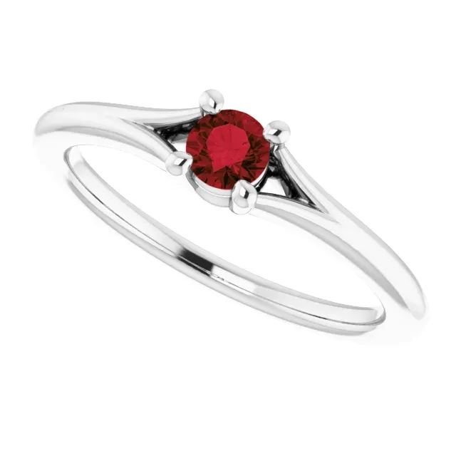 High-Quality Appearance 14K White Mozambique Garnet Youth Solitaire Ring