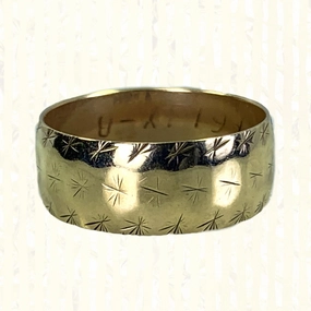 Vintage 1970s Etched Yellow Gold Wedding Band with Star Etching. Perfect Stacking Ring. Handcrafted Design Shine