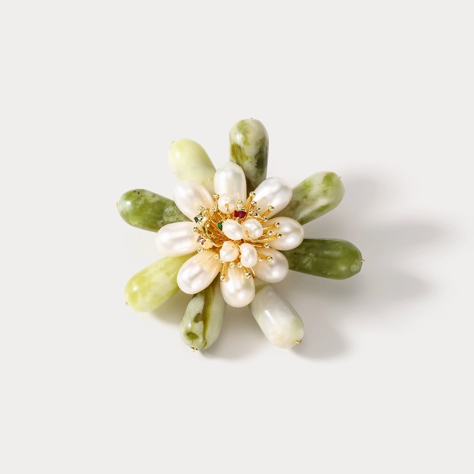 Silhouette Focus Emerald Pearl Flower Brooch