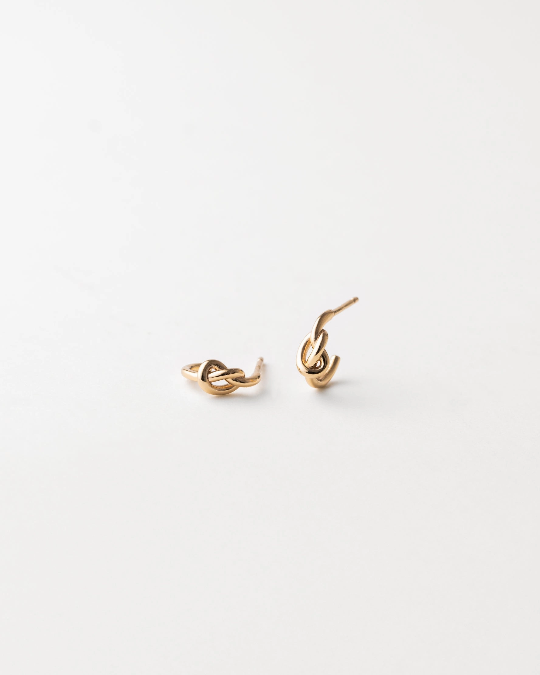 Eternal Knot Huggies Formal Detail