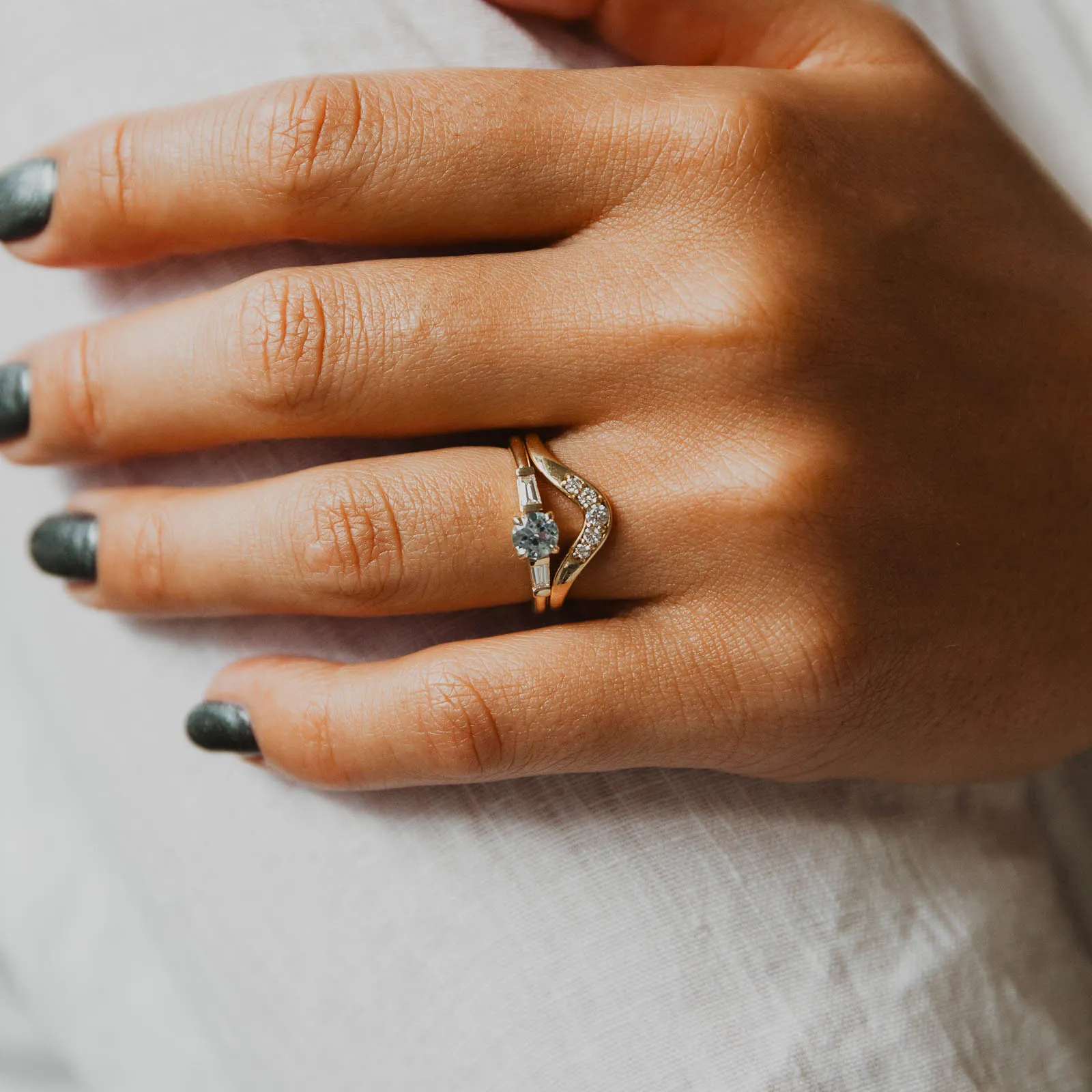 Inez Band Minimalist Touch