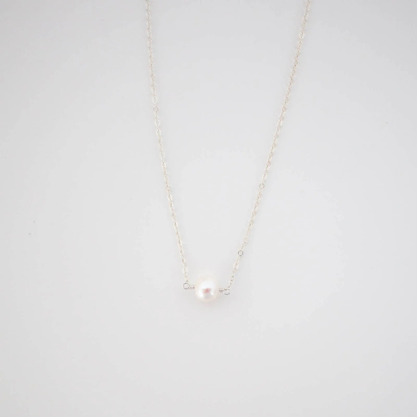 decorative item Fantastic Accessory Pearl Drop Necklace