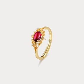 Garnet Vintage Ring Shiny Texture Soft Detail