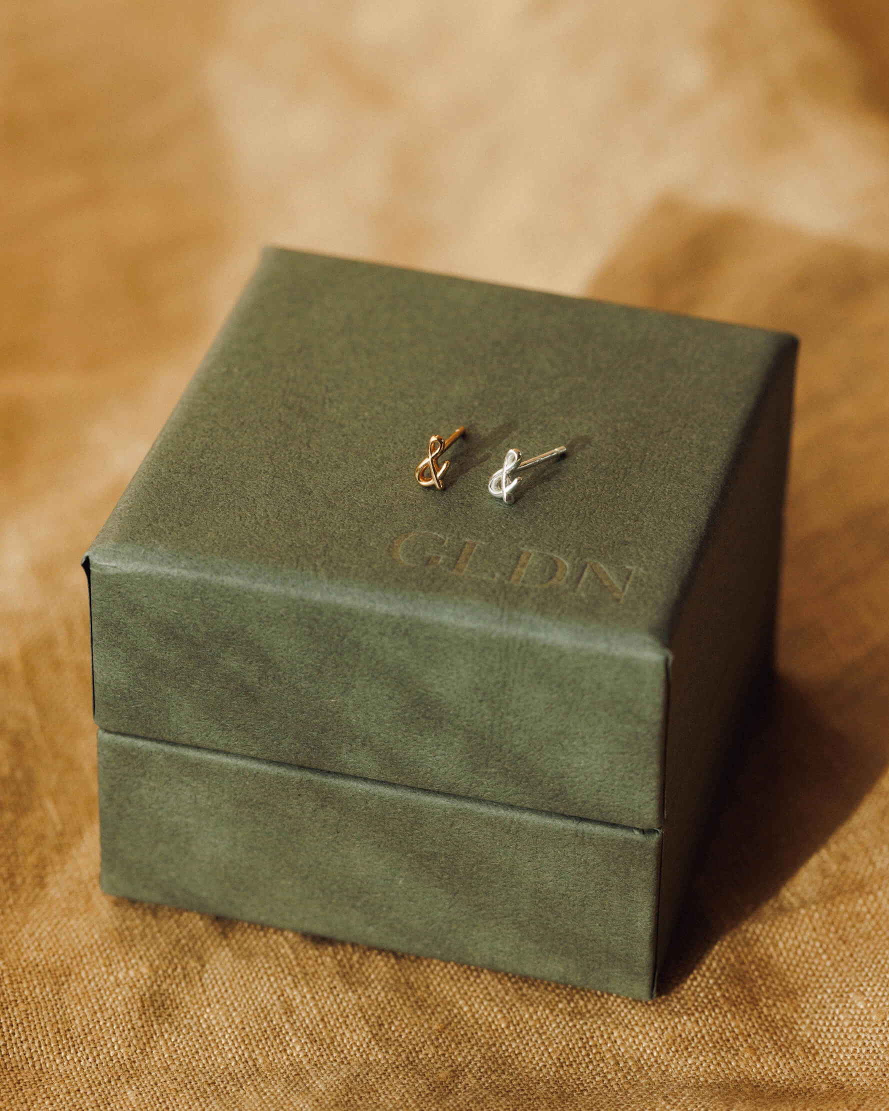 Ampersand Studs Model Fit