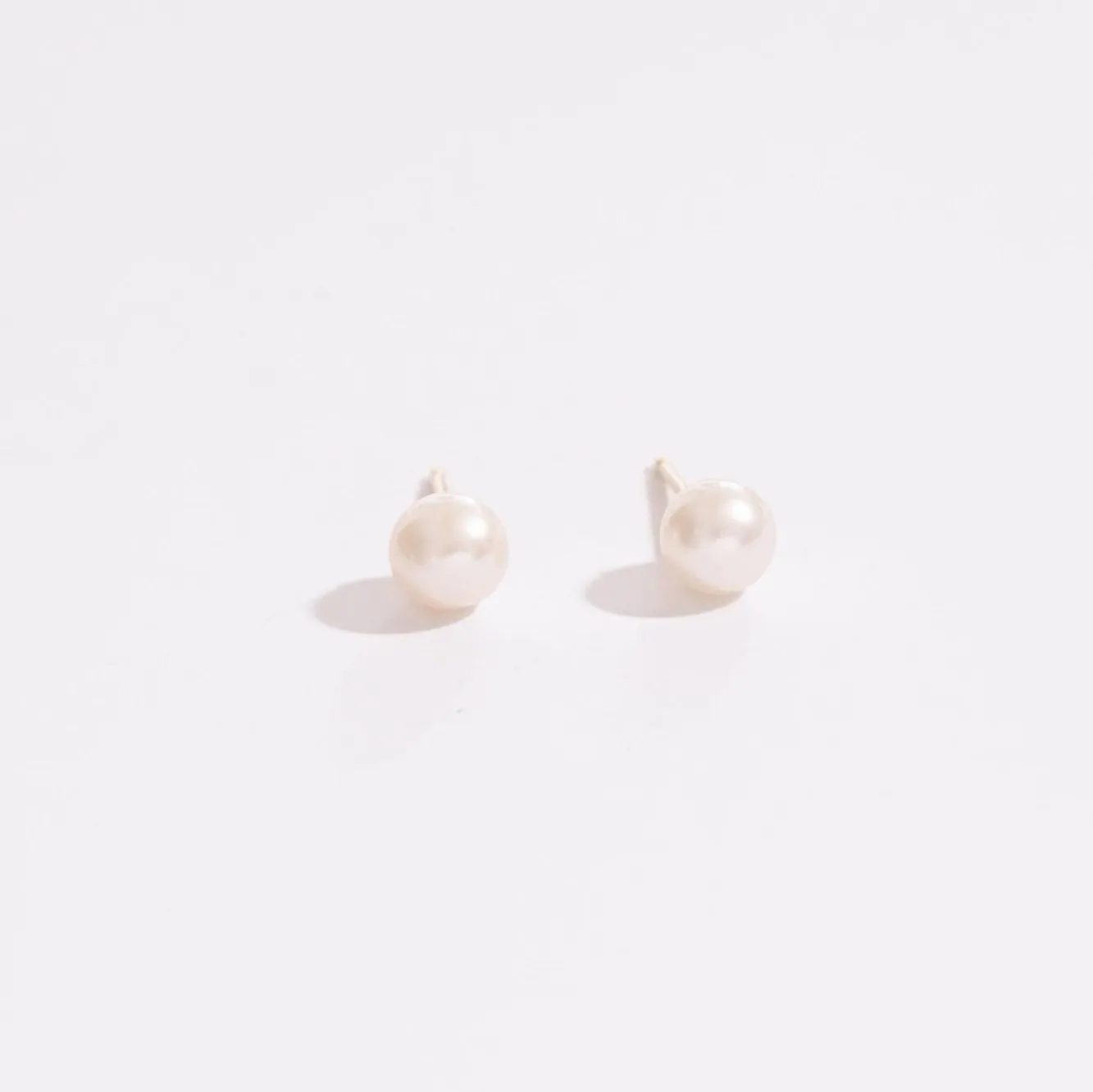 Radiant Look Dara Studs