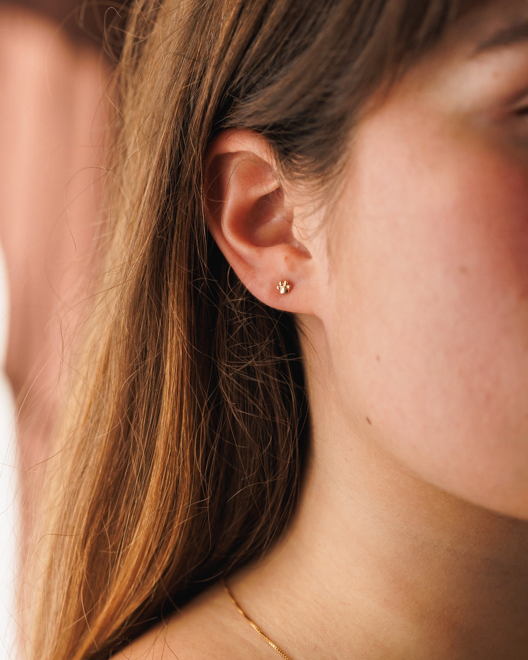 night look Soft Appeal Paw Print Studs