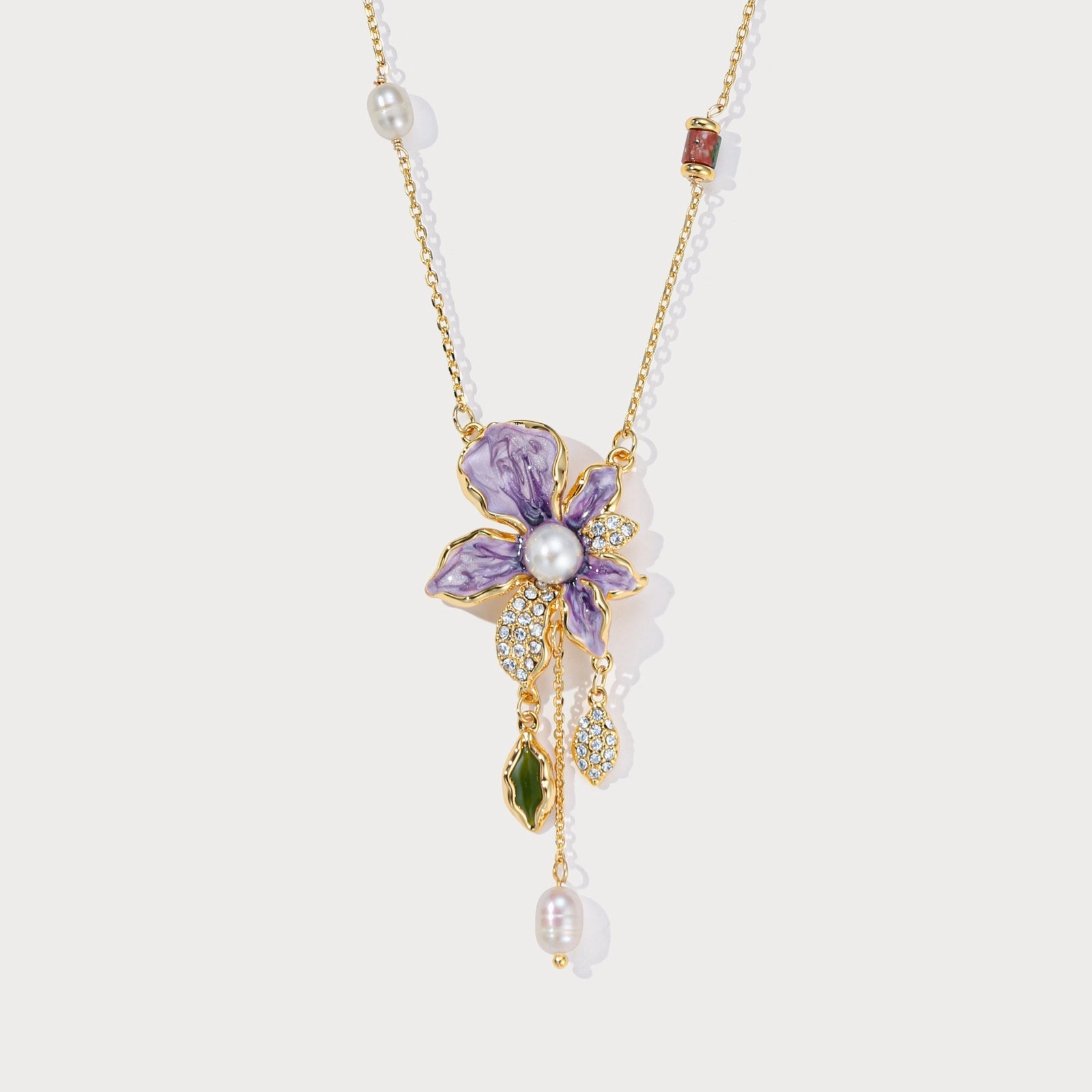 Young adult Purple Iris Flower Pearl Necklace