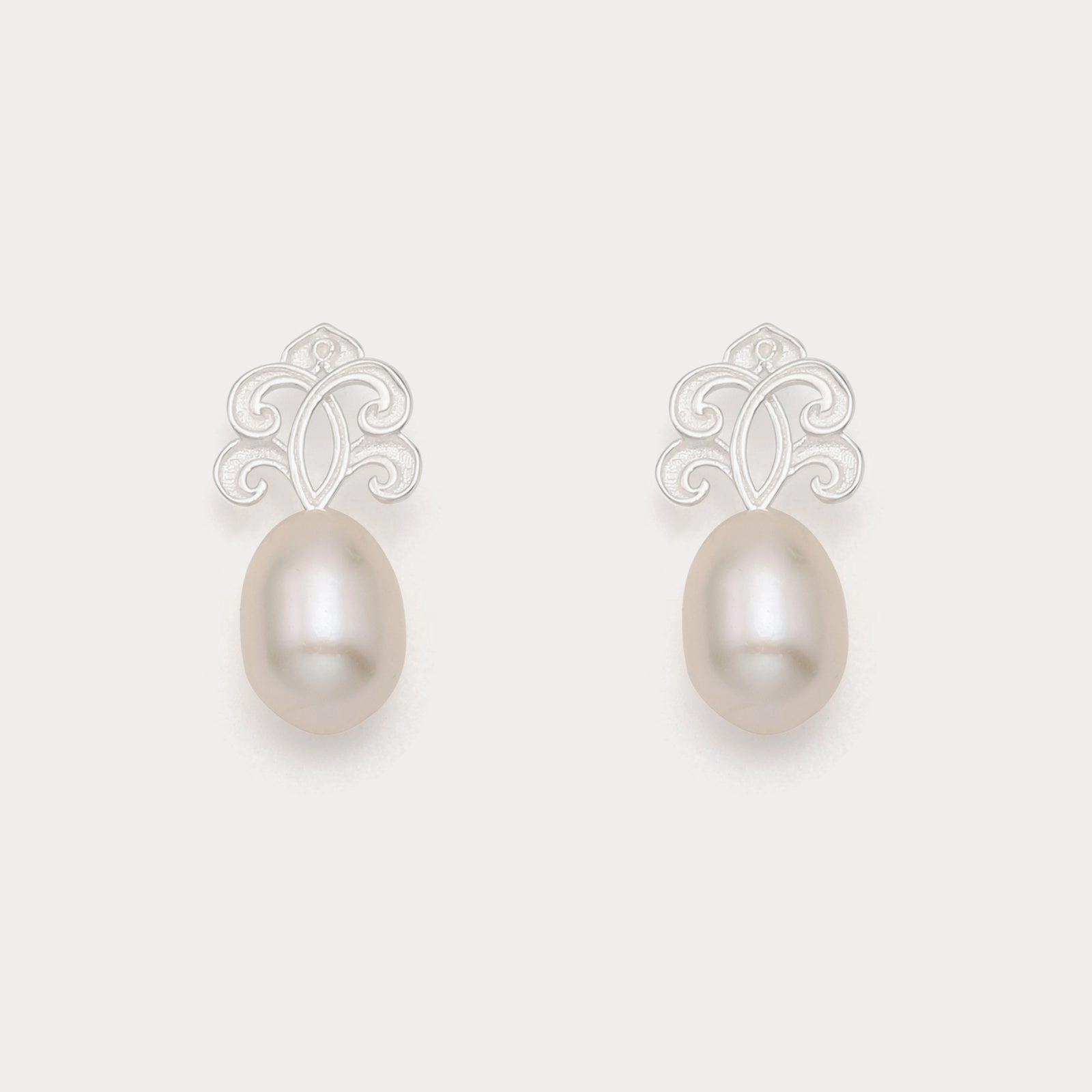 Glam Appeal Silver Pearl Earrings