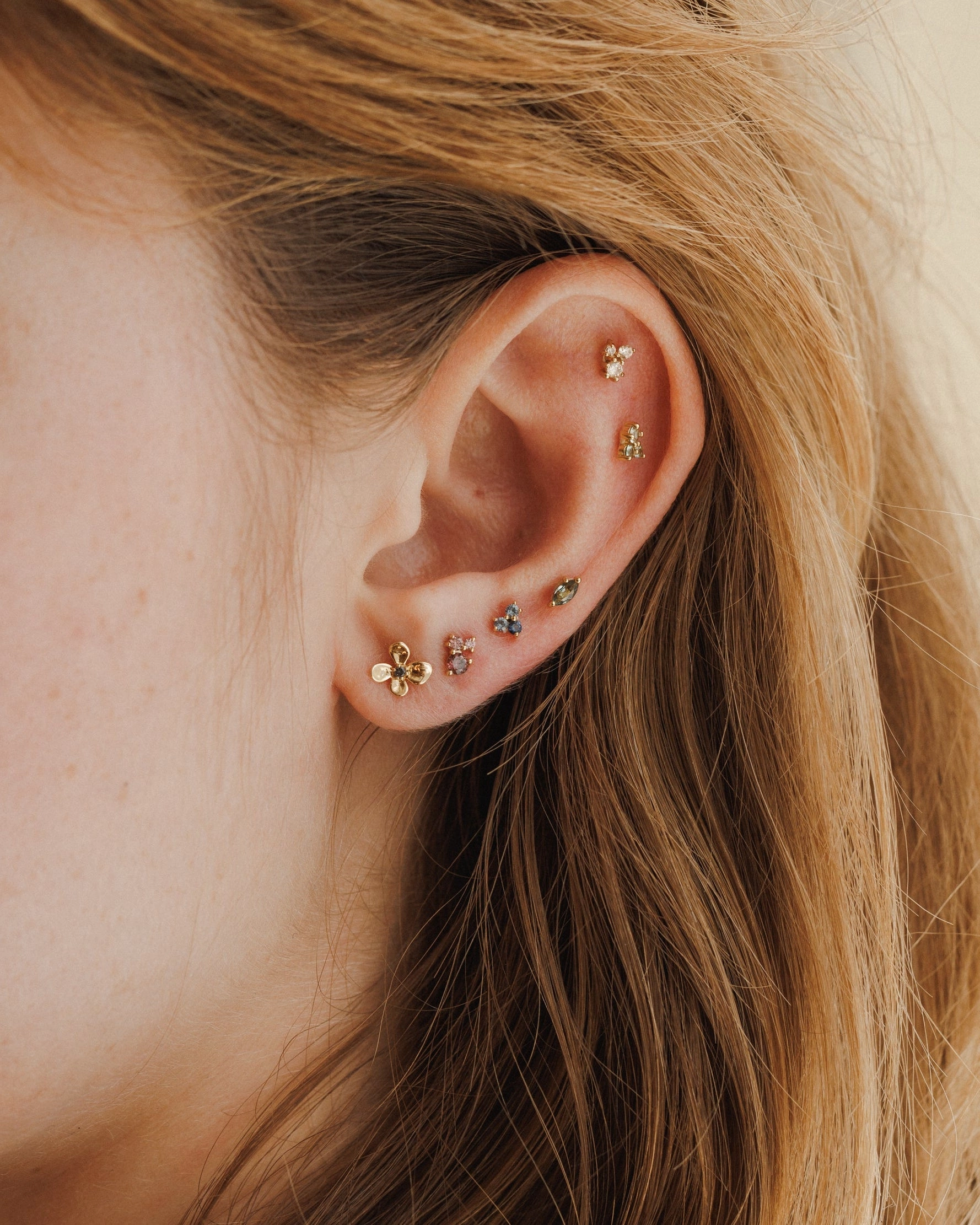 Elegant Fit Chic Finish Midnight Blossom Studs