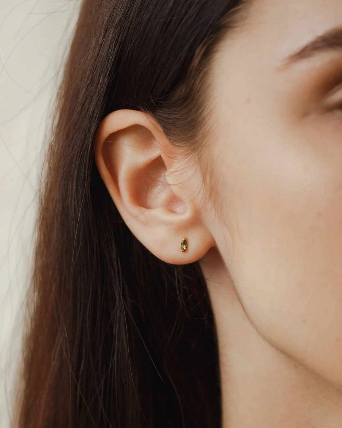 Forest Emerald Leaflet Studs Brunch Look Glamour Effect