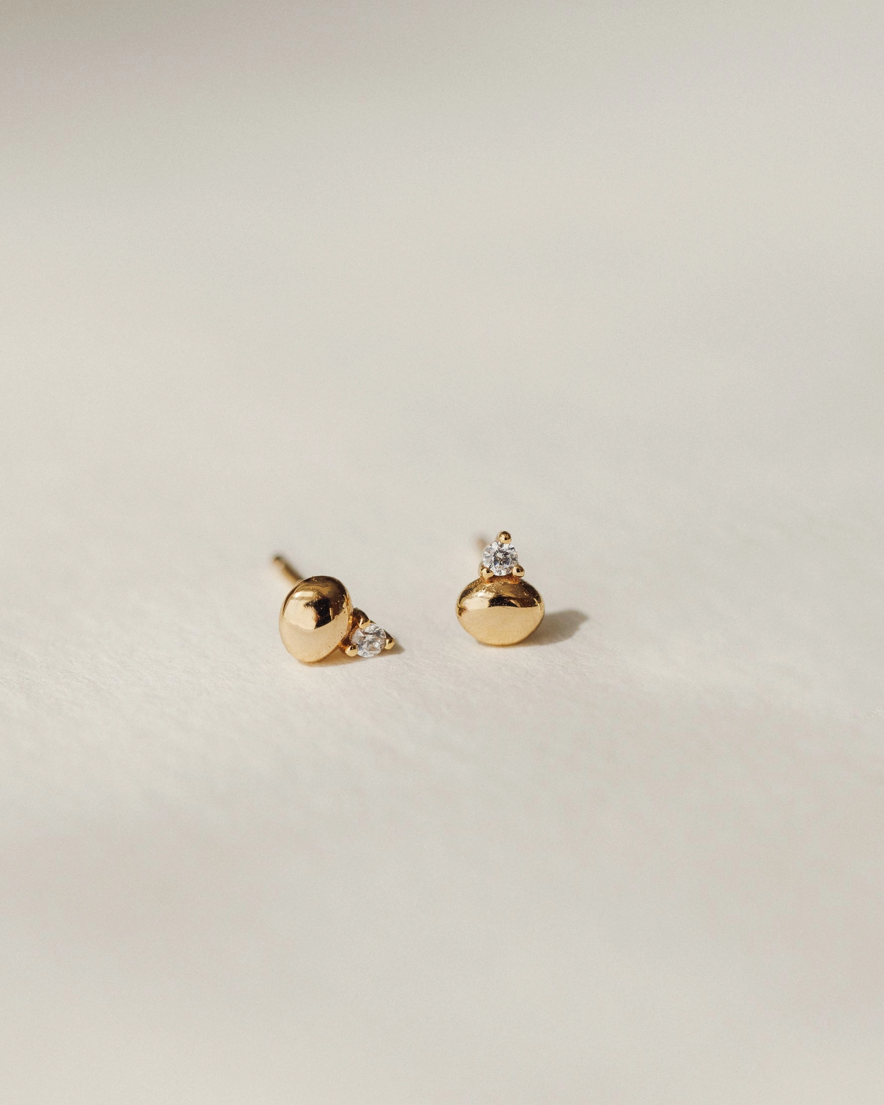 Gleaming Pebble Studs Shiny Gifts