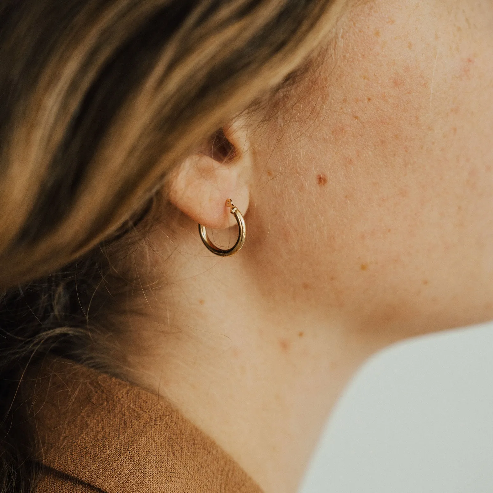 Simple Look Refined Fashion Everyday Hoops - 14K Solid Gold