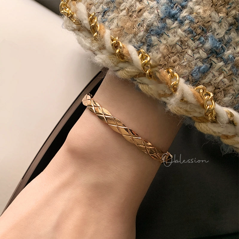 Everyday Mood Classic Quilted Bangle Slim & Plain (5.8mm)