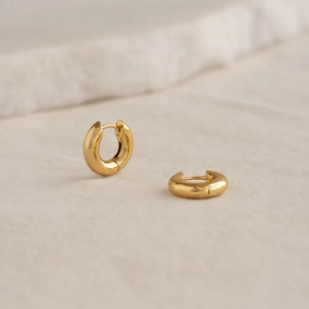 Chunky Huggie Hoop Earrings - Tove Layer Friendly