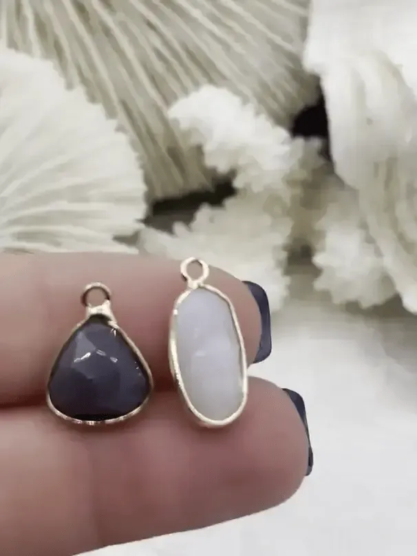 Gold Over Brass Soldered Natural Agate Stone Drop Pendant with, 2 Styles Semi-Precious Gemstones Sold by the Piece. Stone Pendant Fast Ship Attractive Style Great Present