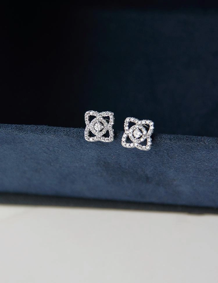 Sparkling Flower Stud Earrings 18K Micro-Paved Zirconia Gemstones | Dainty Gold & Silver Studs Minimalist Stud Earrings Flower Stud Earrings, Clover Stud Earrings Dynamic Form