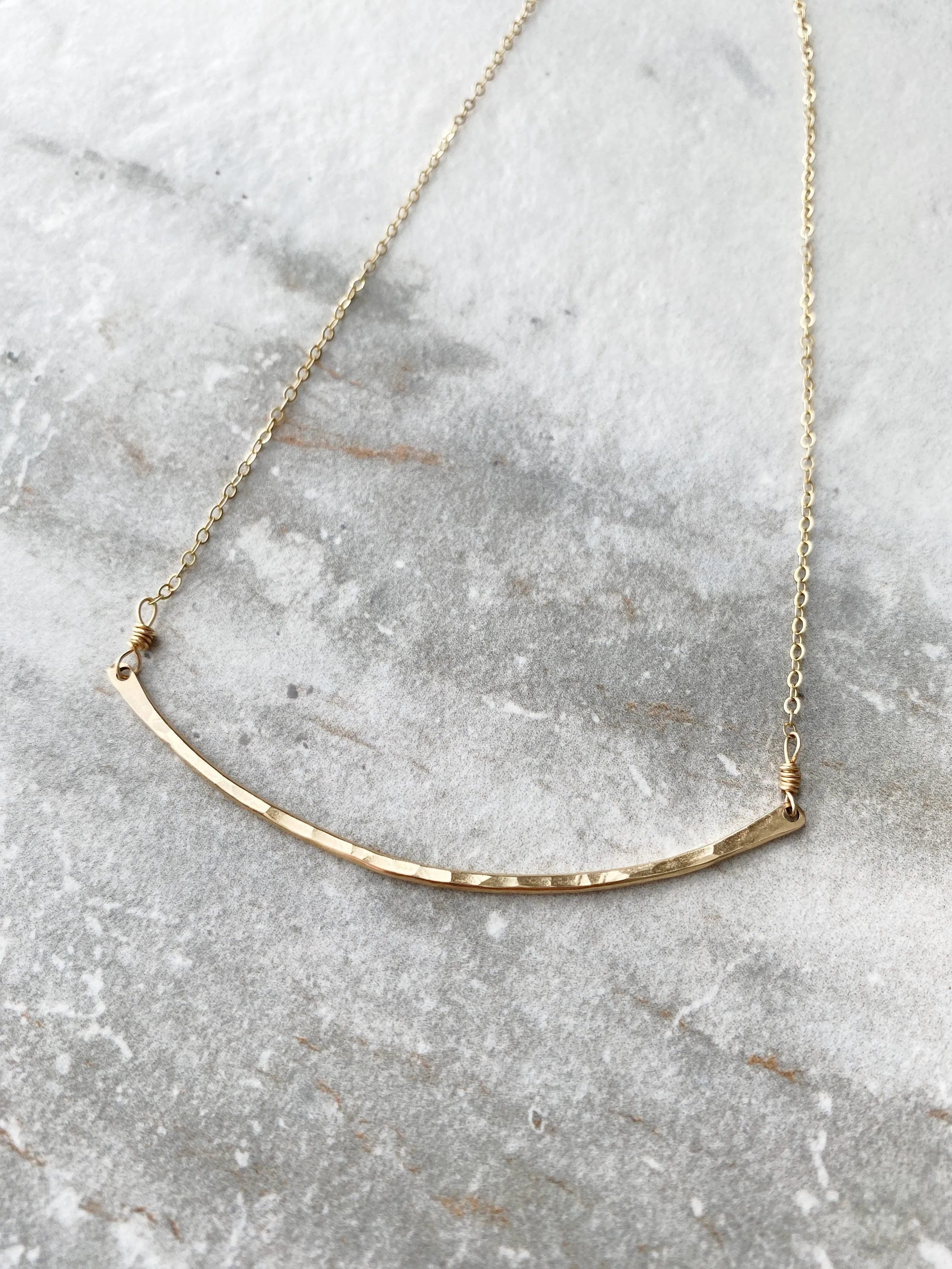 Lena Oversize Gold Bar Necklace Delicate Design Gleaming Highlight