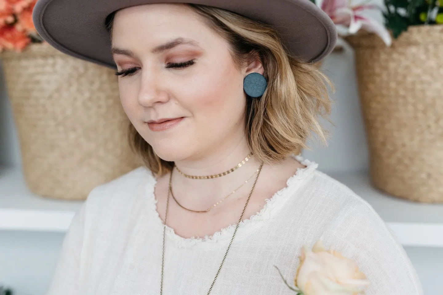 Formal Present Glam Look Lena Oversize Gold Bar Necklace