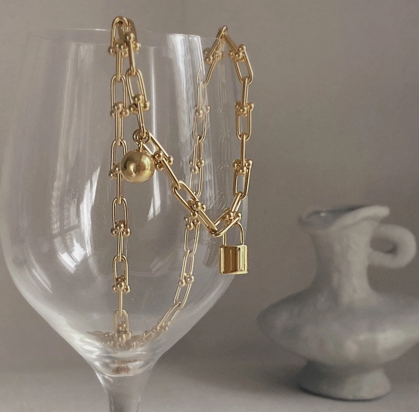 Special Edition Padlock & Ball Necklace Bracelet 18K Gold U-Link Chain l Horseshoe Charm Necklace Choker Bracelet with Lock and Sphere