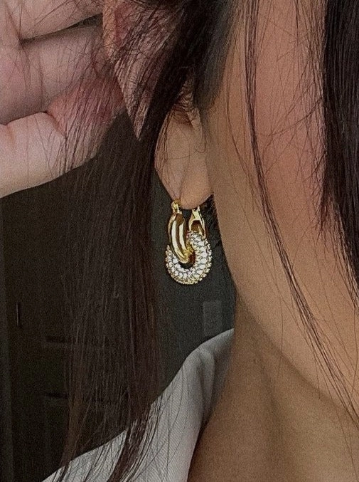 Duo Round Zirconia Hoop Earrings Model Mood