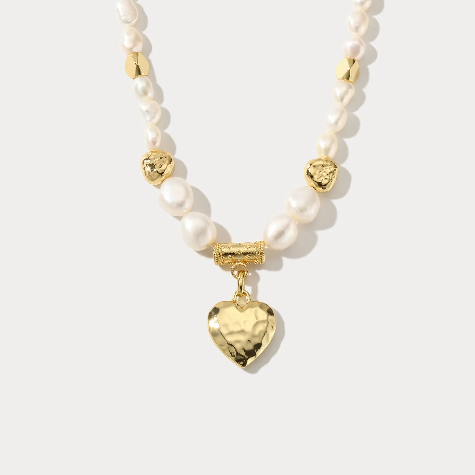 Heart Pearl Necklace Winter Mood