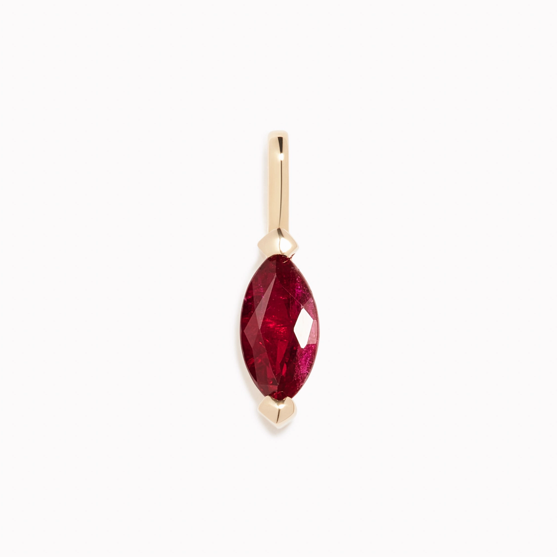 Artistic Detail Soft Appeal January Birthstone Pendant 14k Gold - Garnet