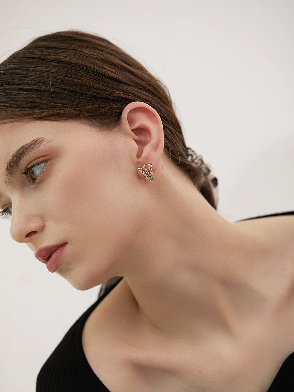 Josefine Wrap Stud Earrings Shining Edge Delicate Glow