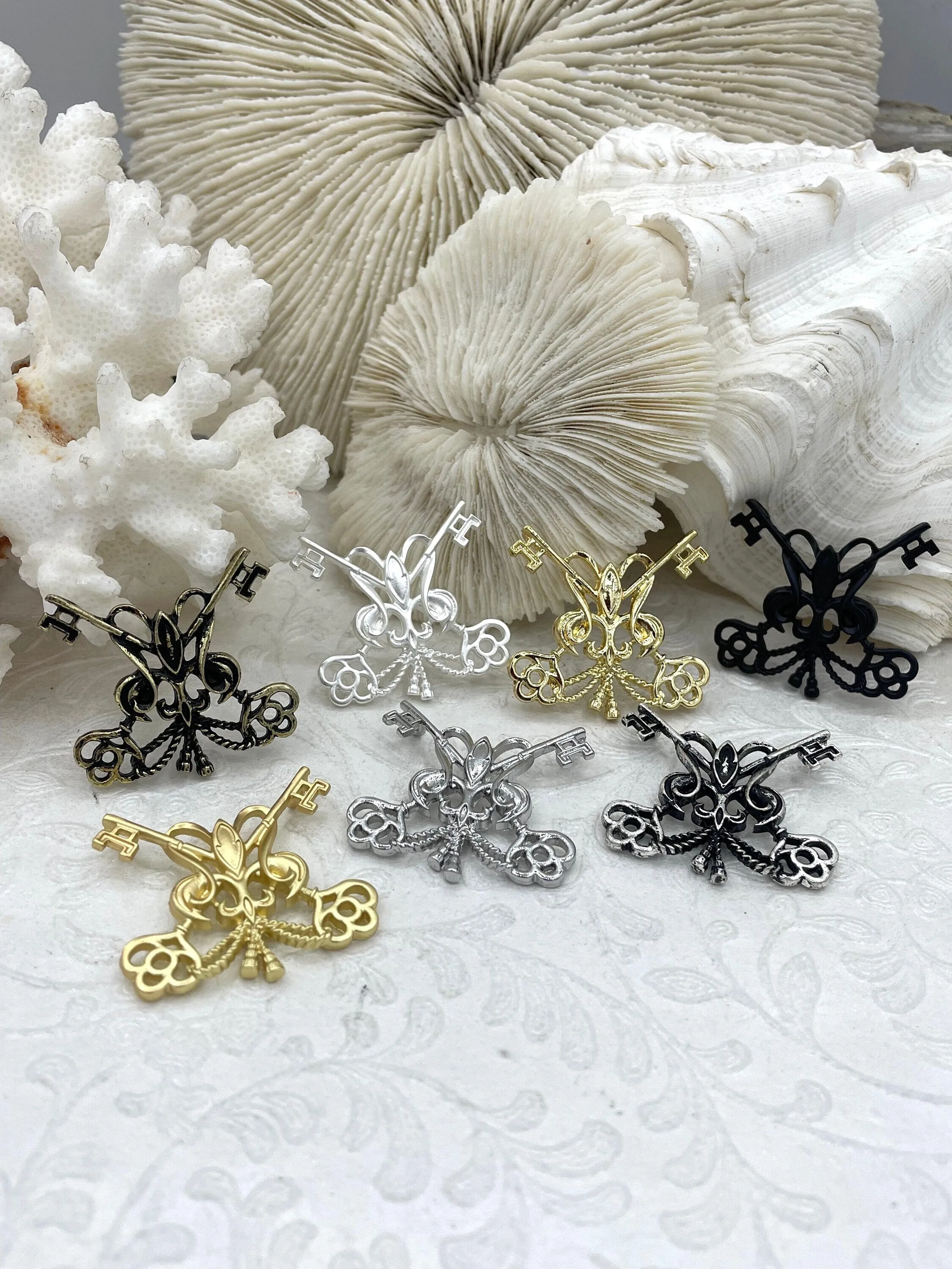 Creative Item Summer Fun Keys De Fleur Pendants, 31mm x 33mm, High Quality, Plated Zinc Alloy Fleur De Lis Key Charms, 7 Finishes, Fast Ship.