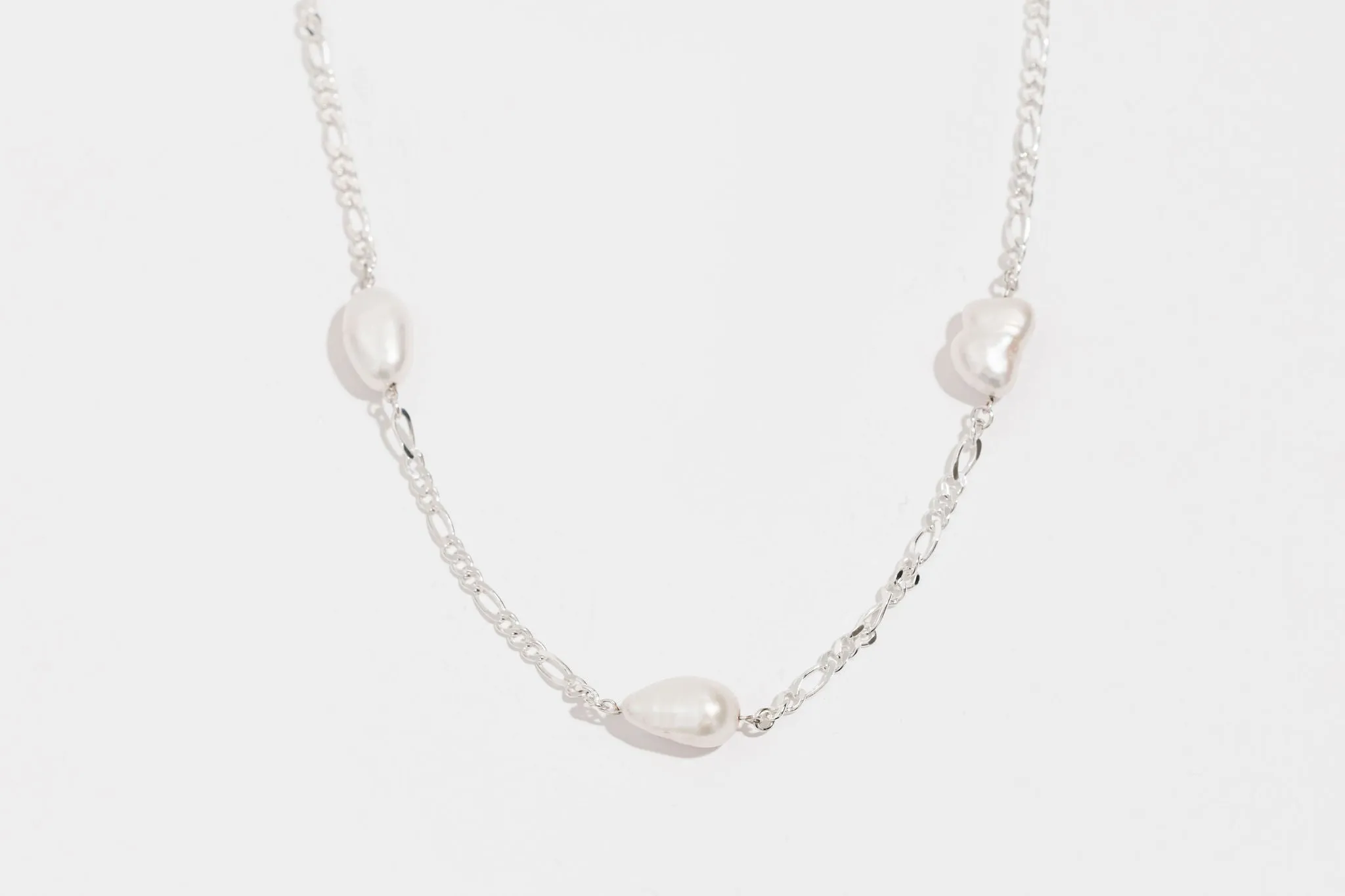 Gentle Accent Opulent Glow Cove Necklace